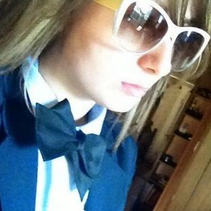 Meet your Posher, Angela